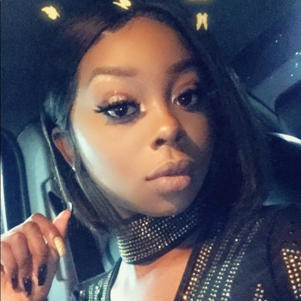 Meet your Posher, Akilah